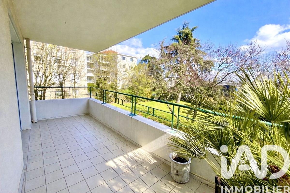 Appartement 4 Pièce(s) Écully