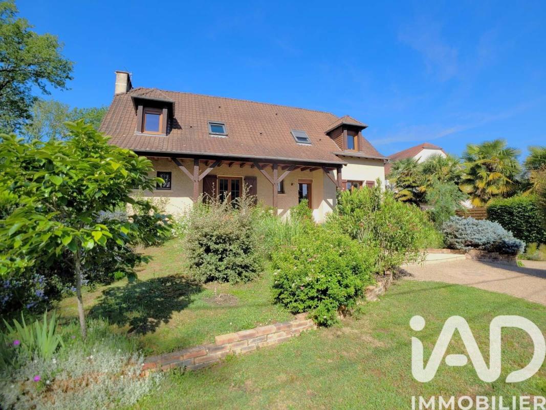 Maison 8 Pièce(s) Ussac