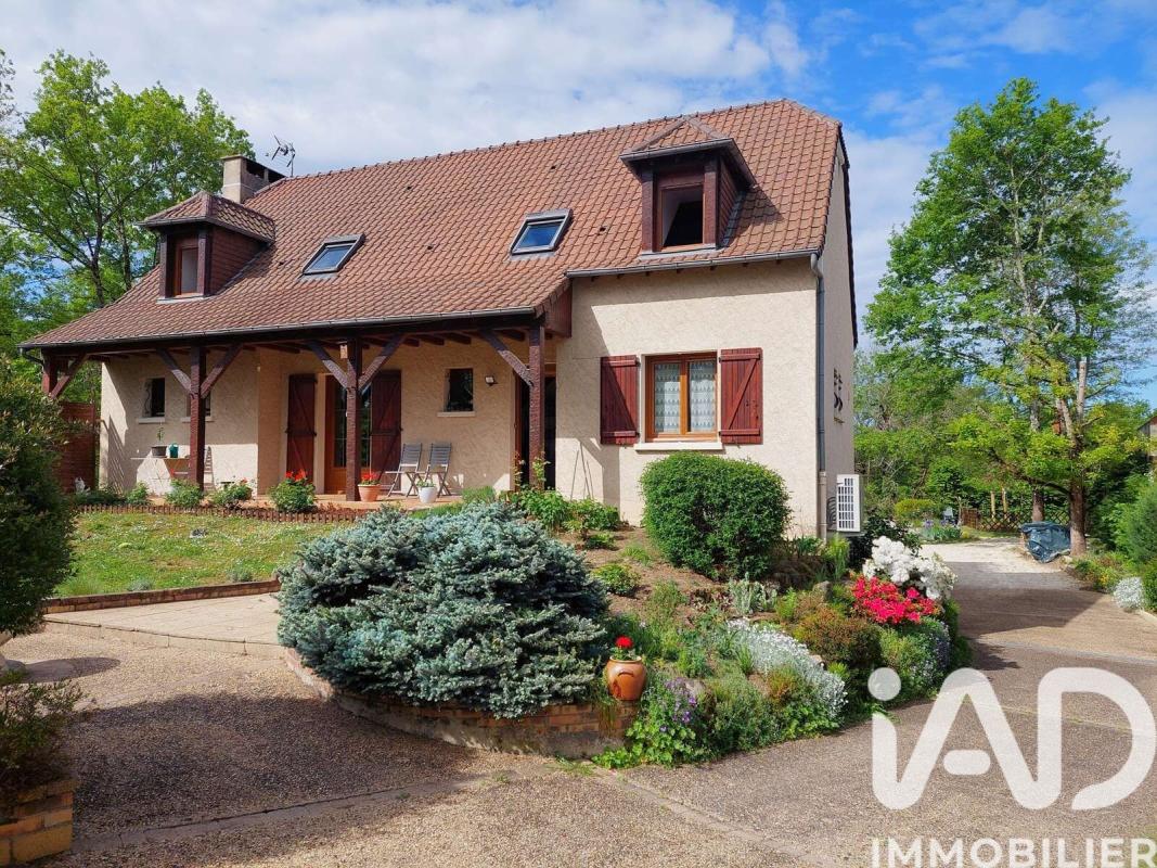 Maison 8 Pièce(s) Ussac