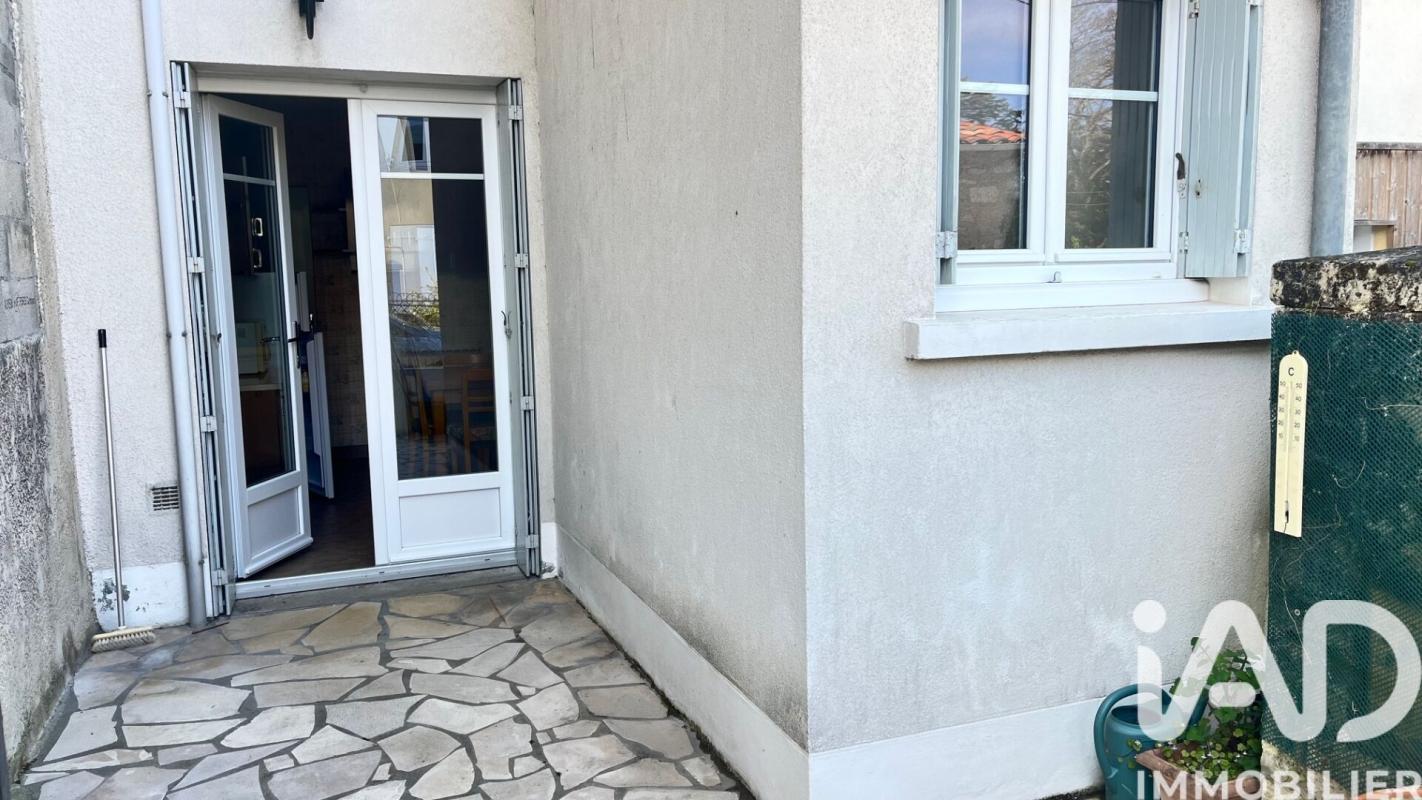 Maison de ville 3 Pièce(s) La Couronne