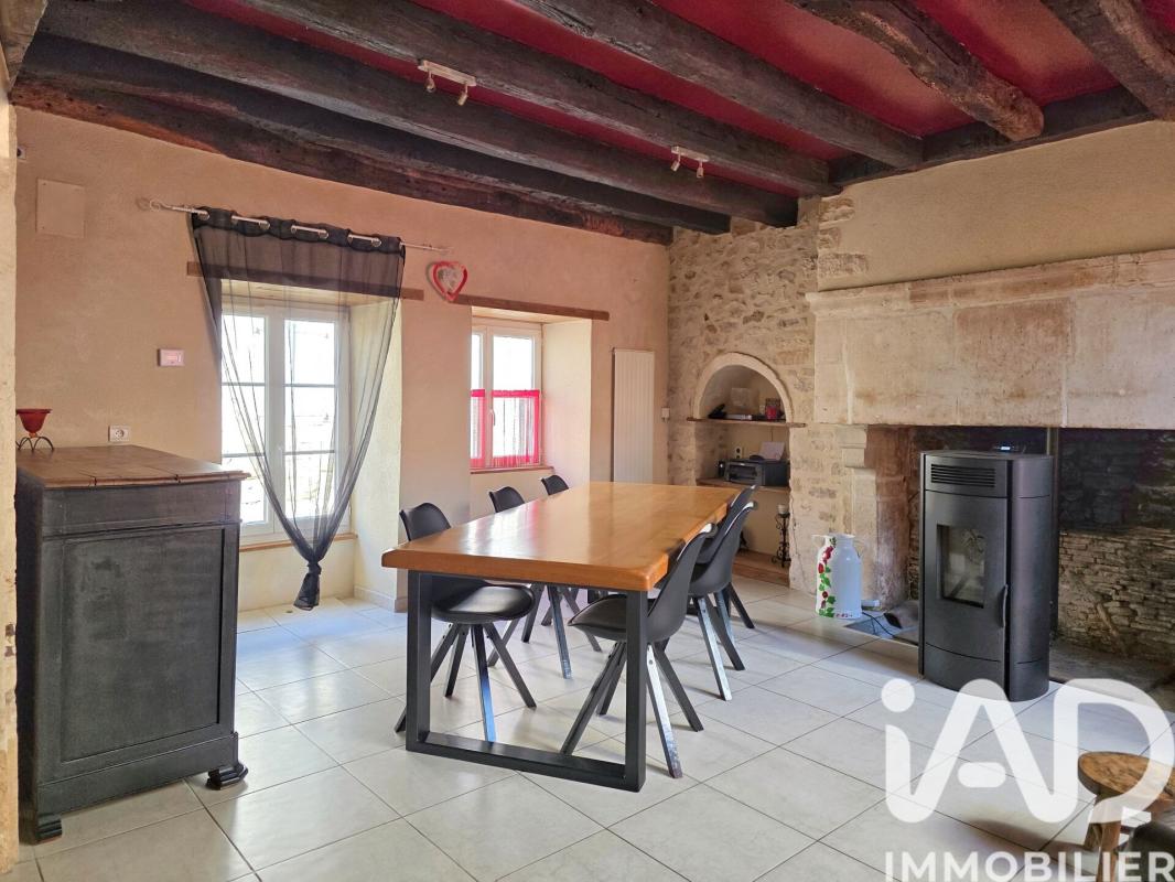 Maison de ville 4 Pièce(s) La Rochefoucauld-en-Angoumois