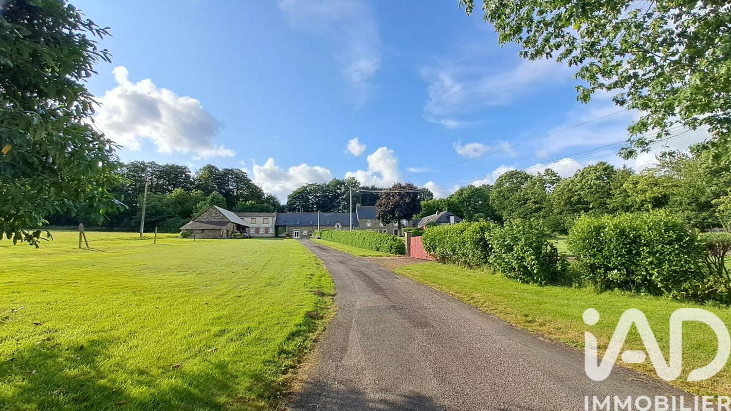 Maison 29 Pièce(s) Saint-Caradec