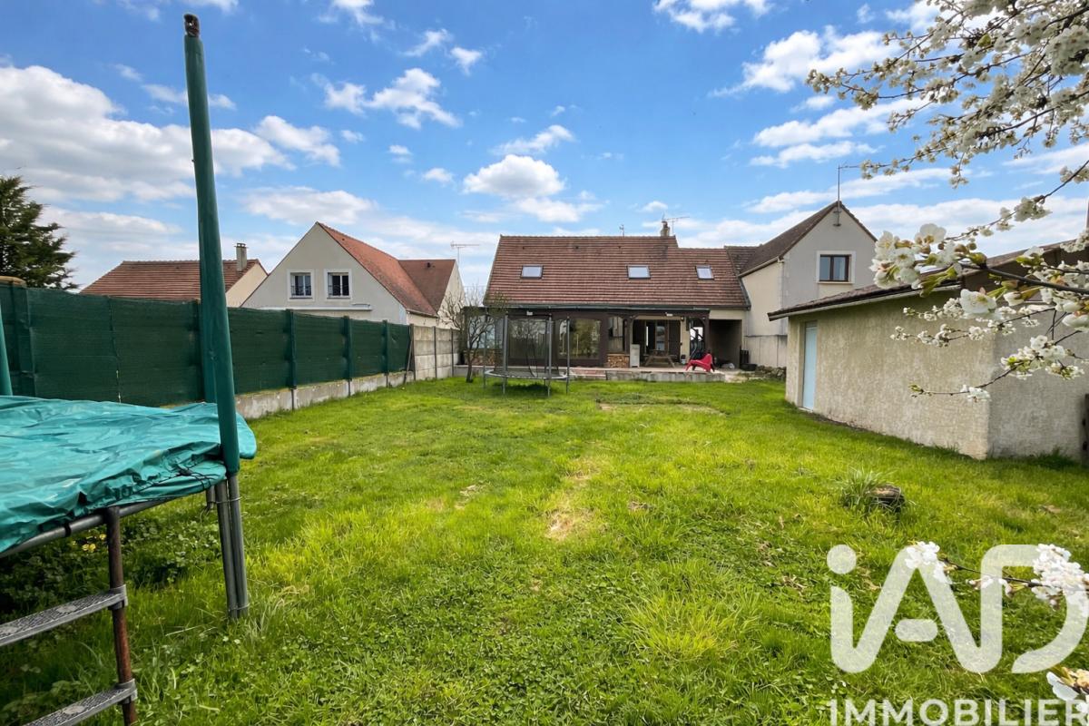 Maison 8 Pièce(s) Rozay-en-Brie