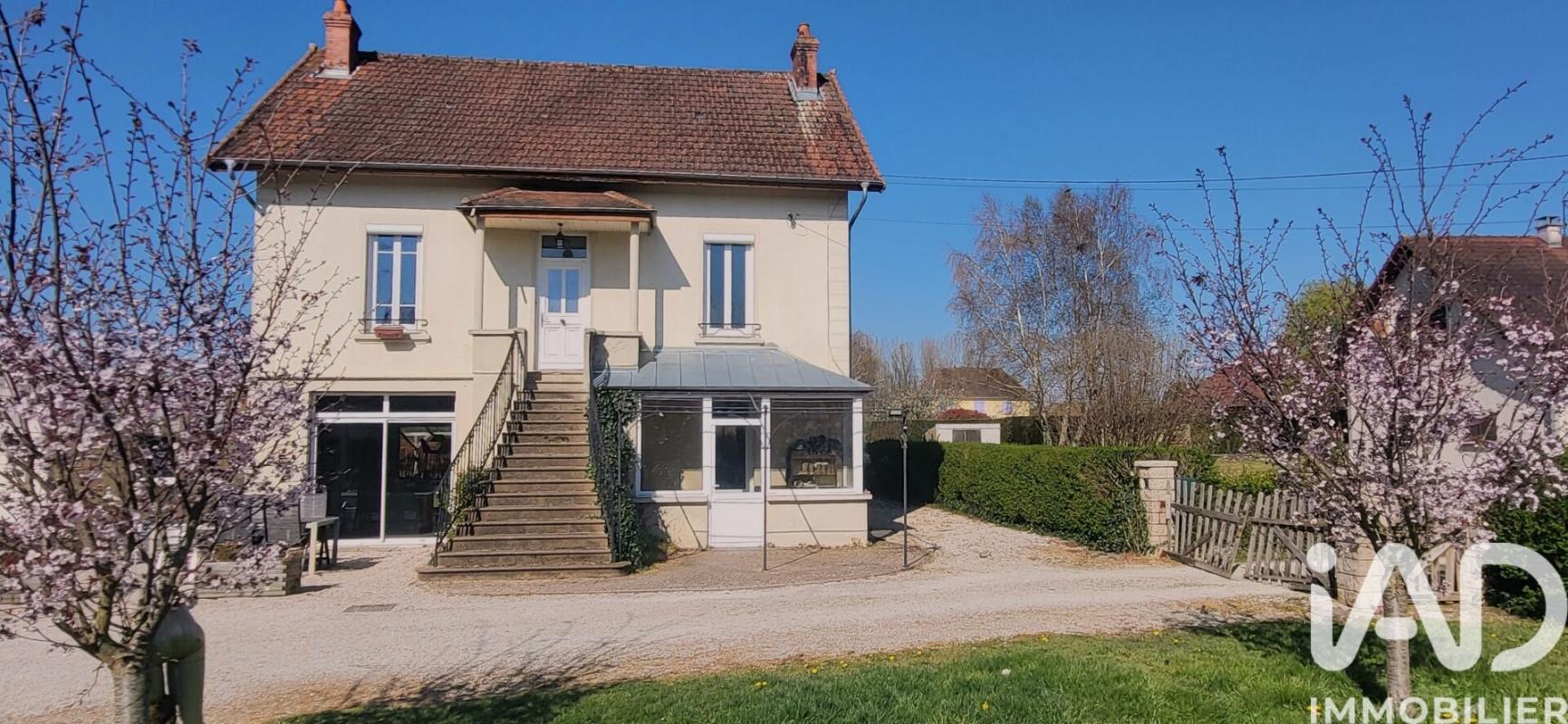 Propriété 4 Pièce(s) Louhans