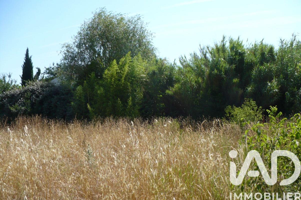 Terrain  Pierrevert