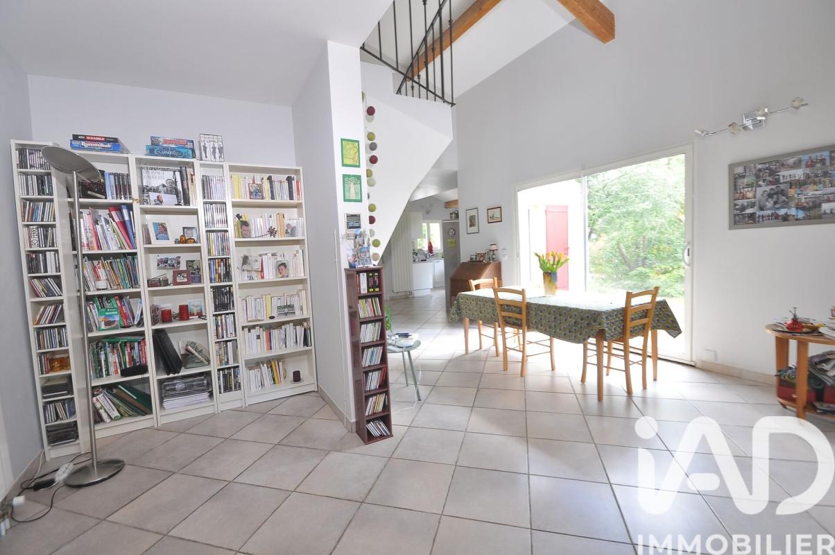 Maison 8 Pièce(s) Saint-Mamert-du-Gard - Photo 6