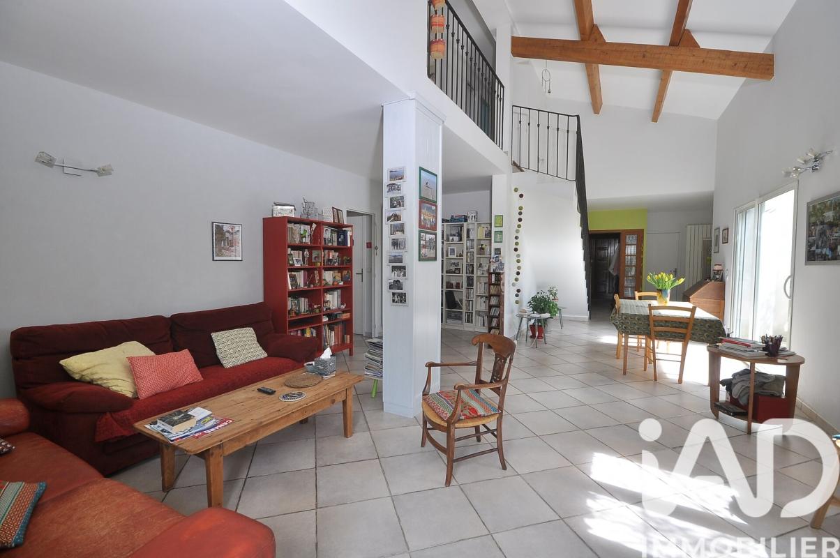 Maison 8 Pièce(s) Saint-Mamert-du-Gard - Photo 7