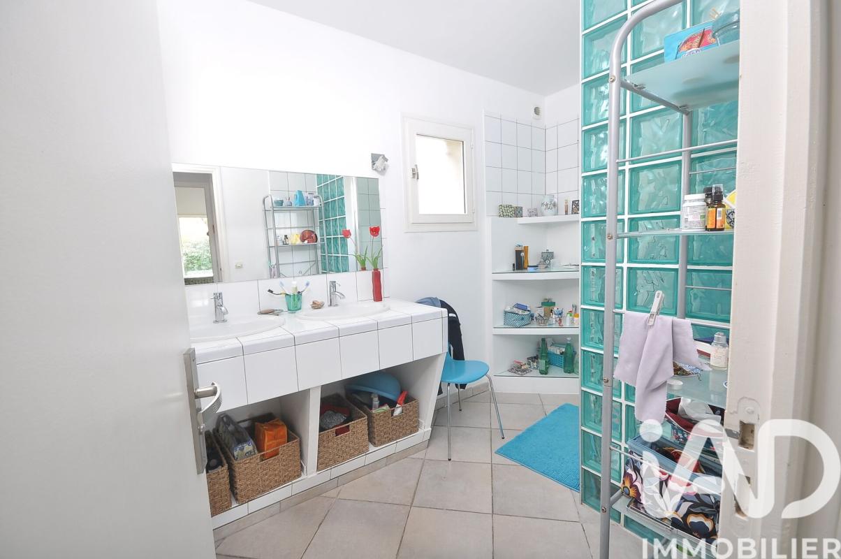 Maison 8 Pièce(s) Saint-Mamert-du-Gard - Photo 9