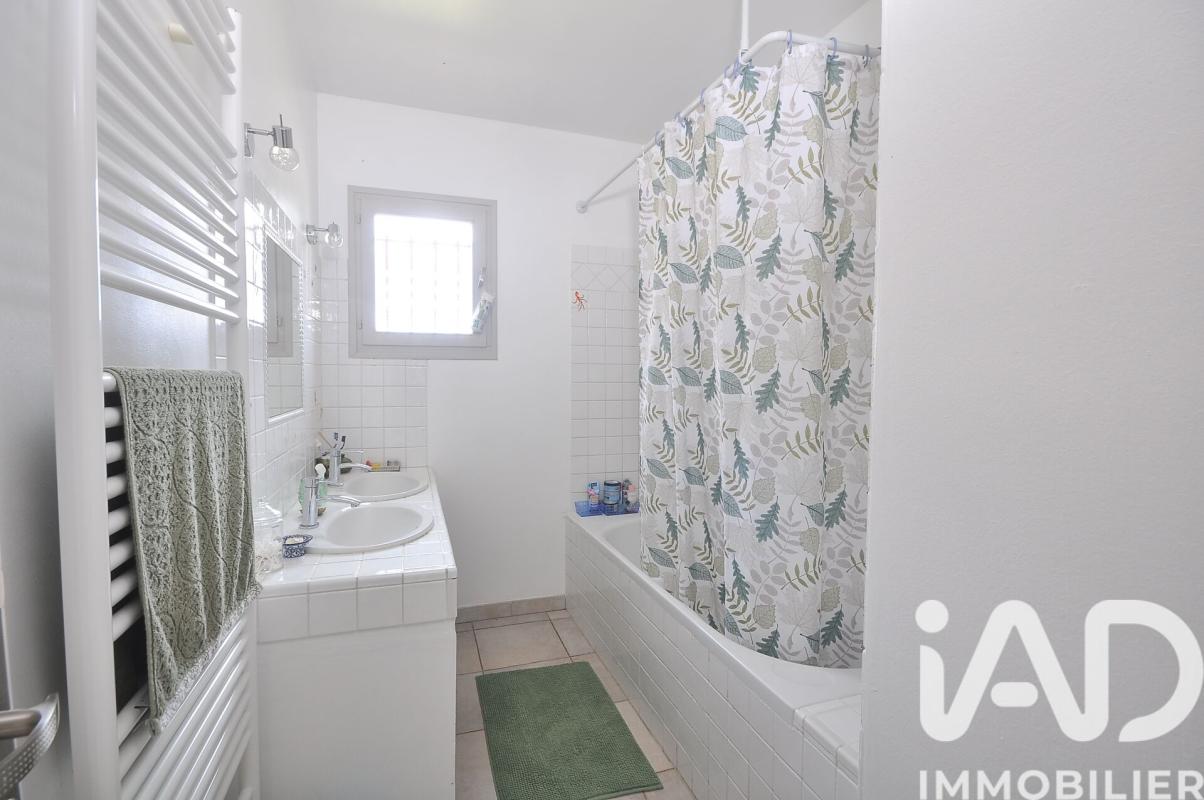 Maison 8 Pièce(s) Saint-Mamert-du-Gard - Photo 12