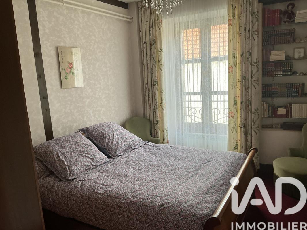 Maison 5 Pièce(s) Chenay