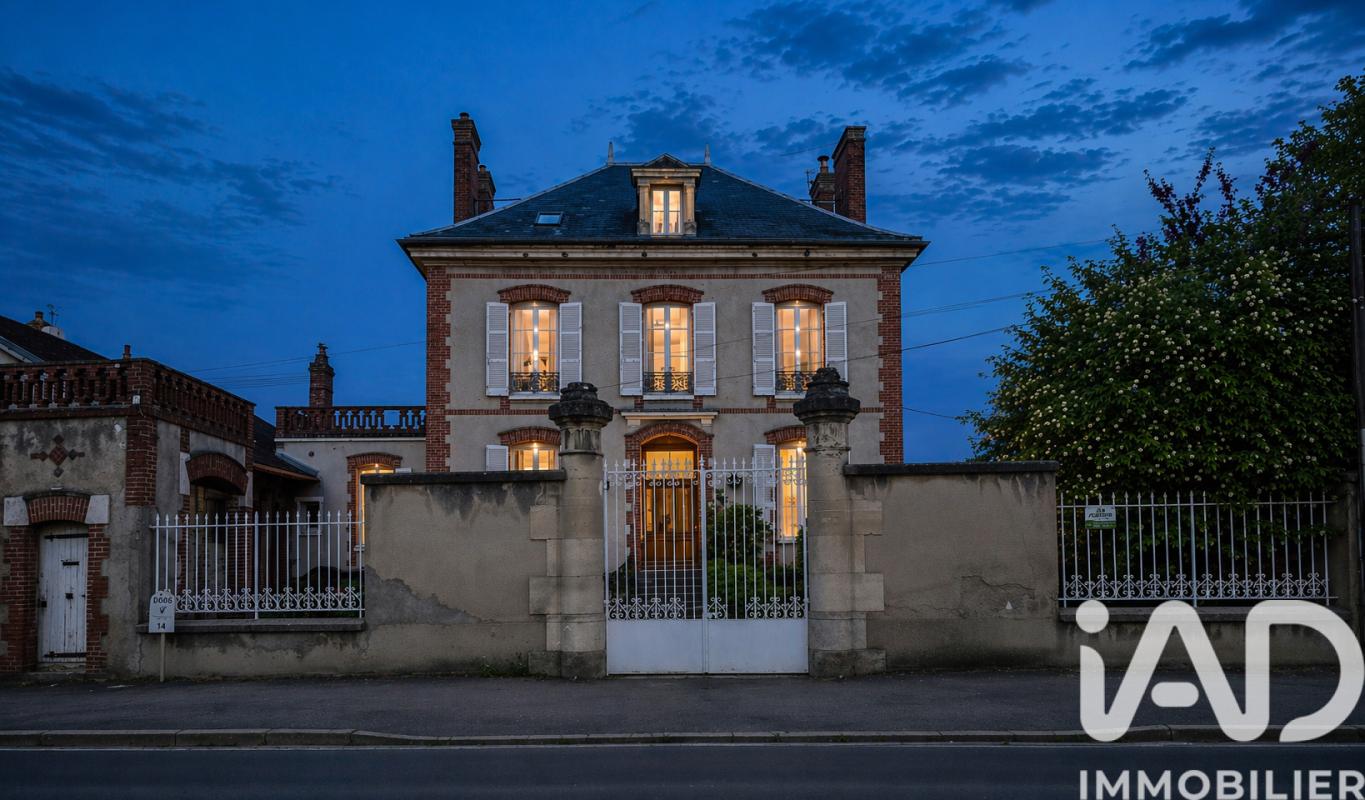 Maison de ville 8 Pièce(s) Pont-sur-Yonne