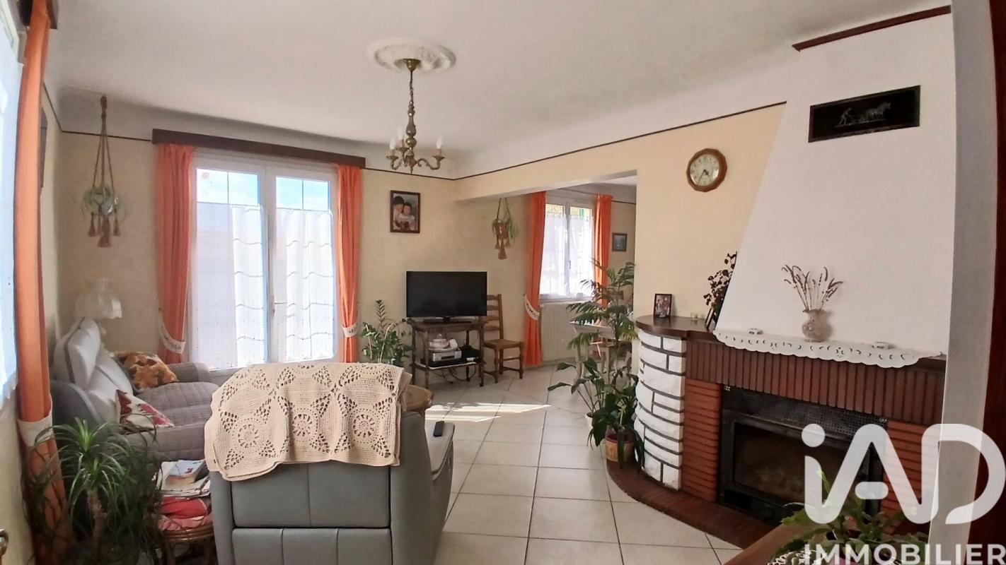 Maison 5 Pièce(s) Saint-Jean-de-Beugné - Photo 2