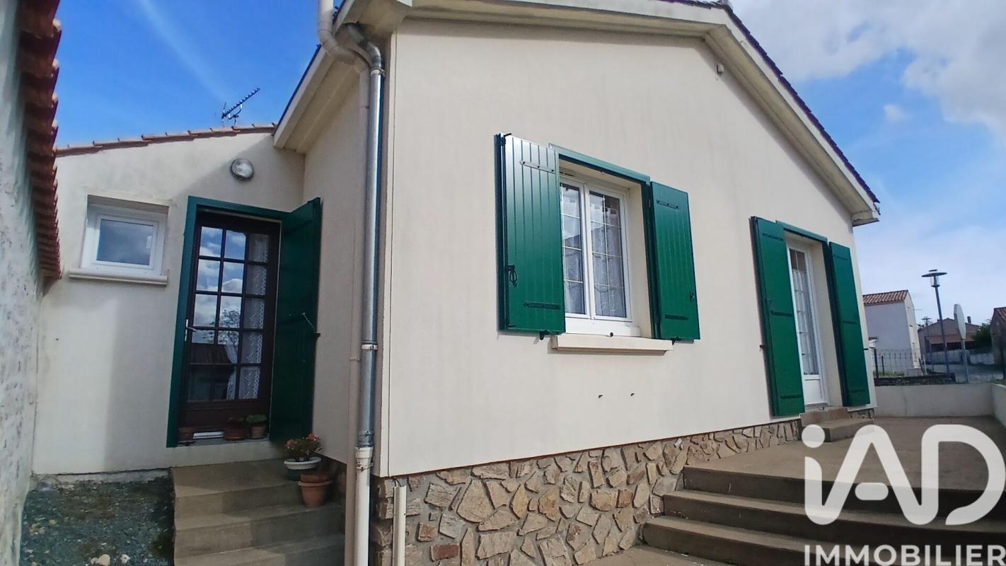 Maison 5 Pièce(s) Saint-Jean-de-Beugné - Photo 8