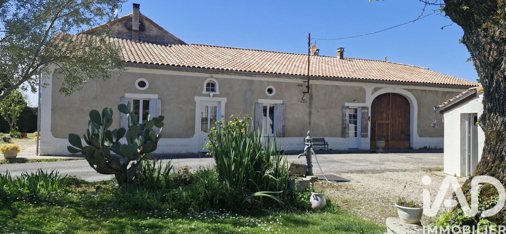 Maison 8 Pièce(s) Vélines