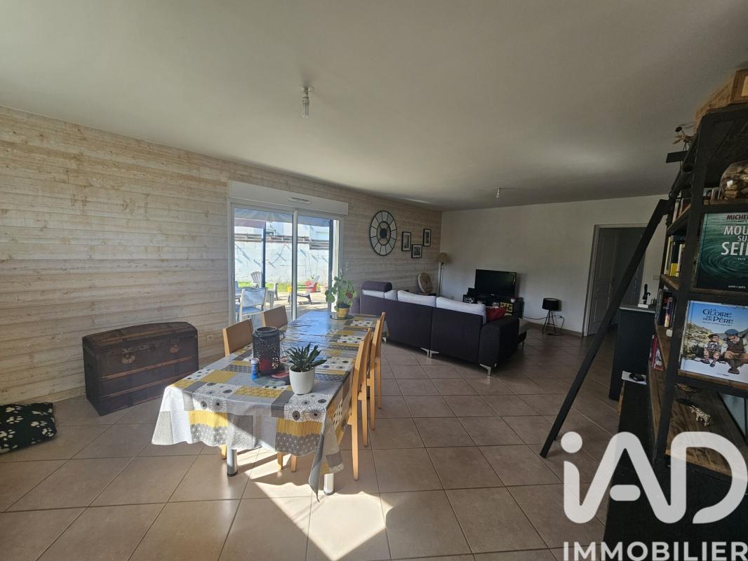 Maison 4 Pièce(s) Roullet-Saint-Estèphe - Photo 2