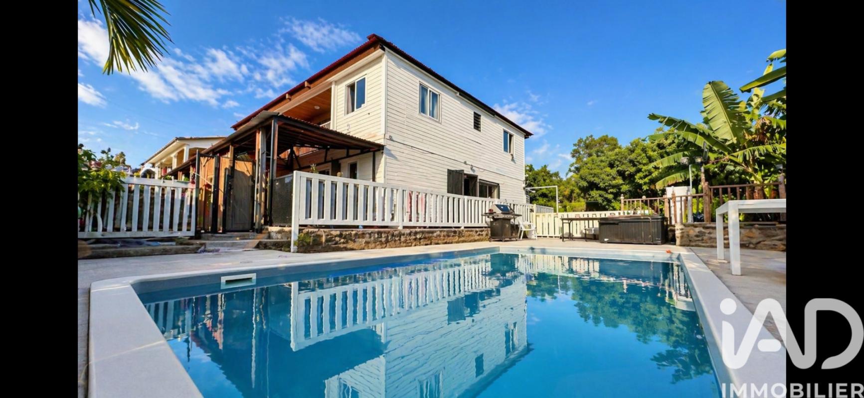 Maison traditionnelle 10 Pièce(s) Saint-Pierre