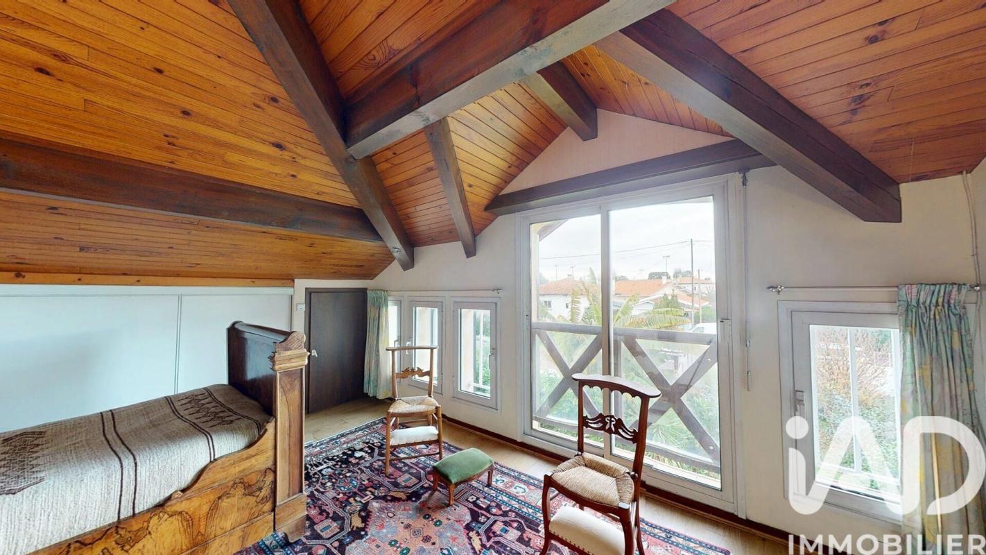 Maison 7 Pièce(s) Saint-Vincent-de-Tyrosse