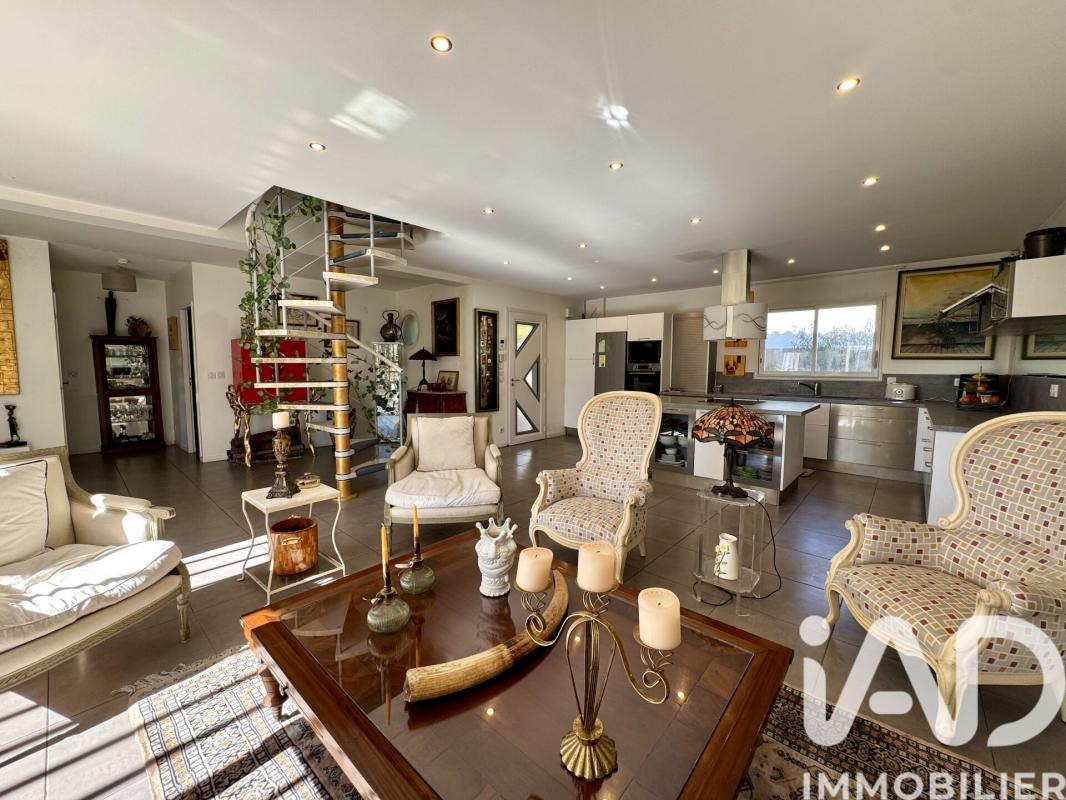 Maison traditionnelle 5 Pièce(s) La Crau