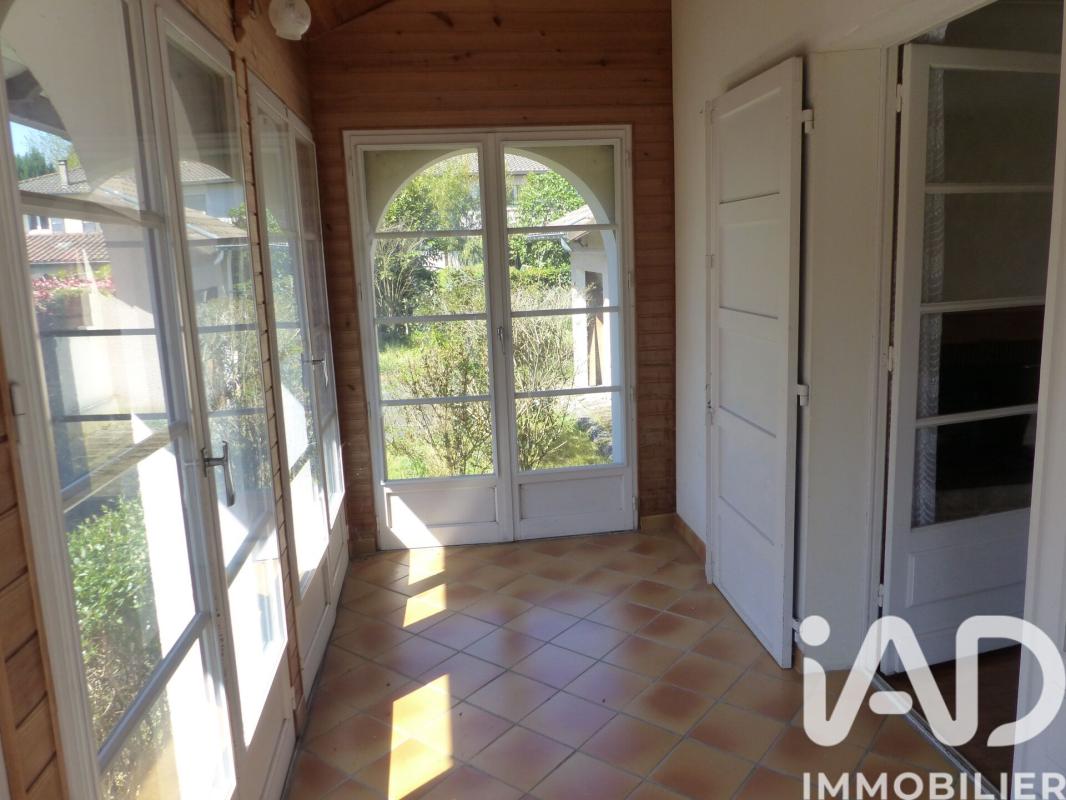 Maison 8 Pièce(s) Saint-Pierre-du-Mont - Photo 2