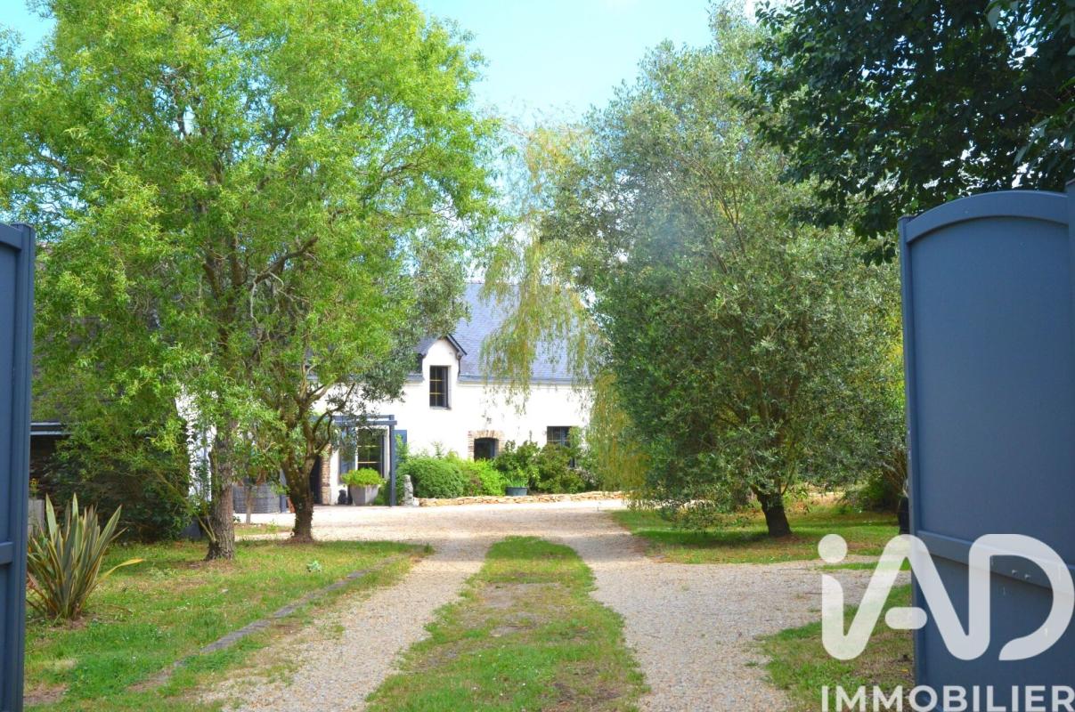 Maison longère 8 Pièce(s) Le Tour-du-Parc