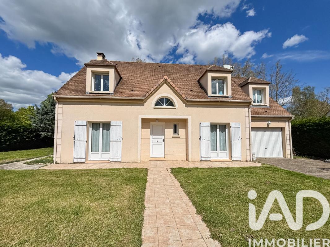 Maison 6 Pièce(s) Saint-Pierre-lès-Nemours