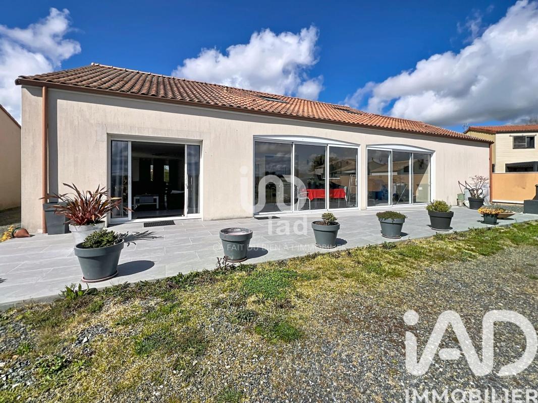 Maison 8 Pièce(s) Saint-Hilaire-de-Clisson - Photo 2