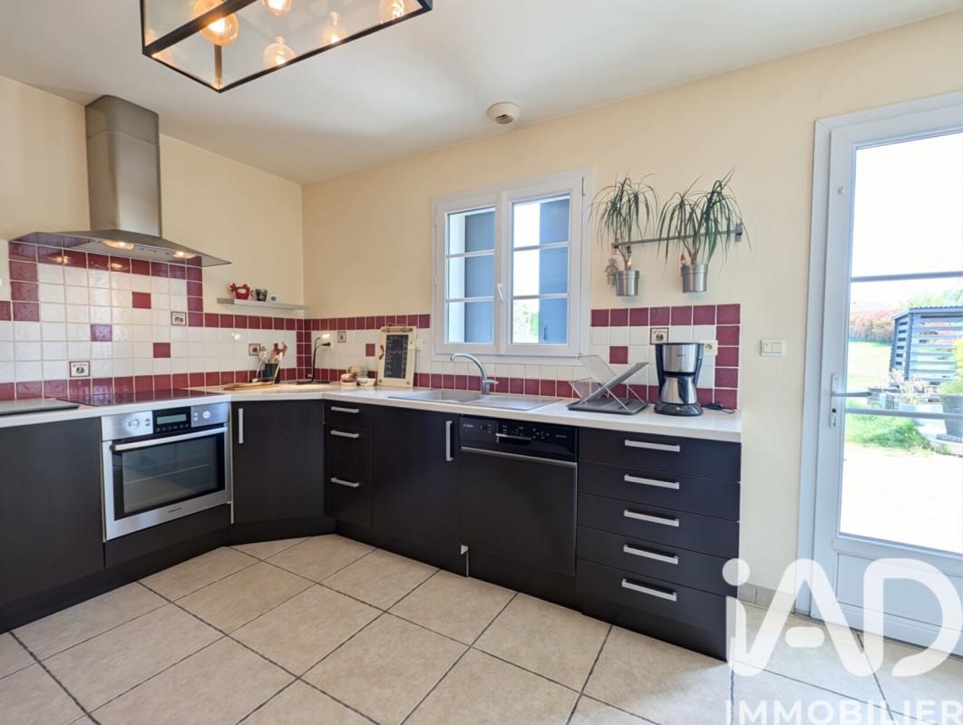 Maison 6 Pièce(s) Châteaumeillant - Photo 6