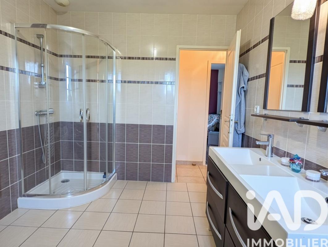 Maison 6 Pièce(s) Châteaumeillant - Photo 11