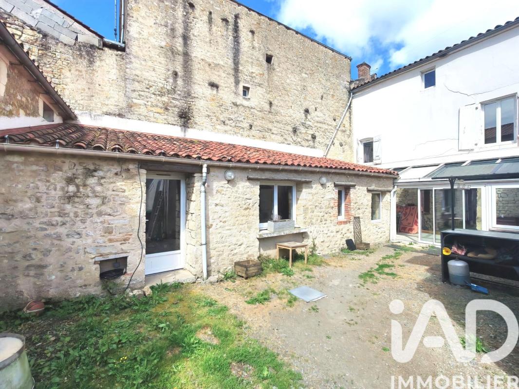Maison 8 Pièce(s) Sainte-Hermine