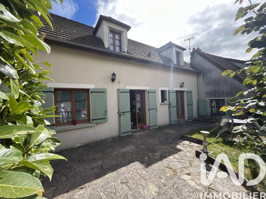 Maison 6 Pièce(s) Saint-Amand-Montrond