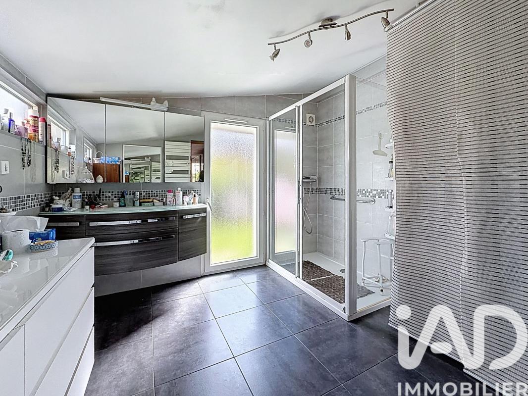 Maison 6 Pièce(s) Six-Fours-les-Plages - Photo 8