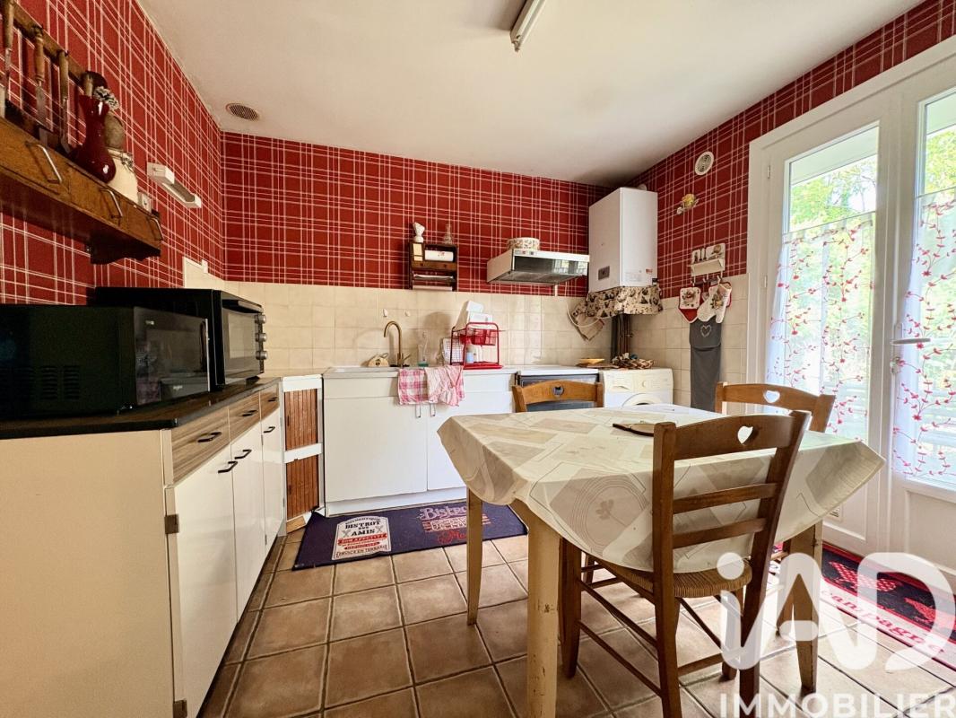 Maison 4 Pièce(s) Saint-Amand-Montrond - Photo 10