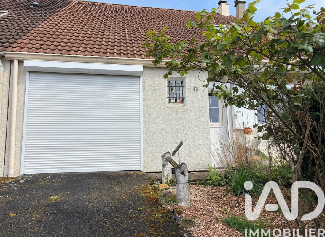 Maison 4 Pièce(s) Saint-Amand-Montrond - Photo 2