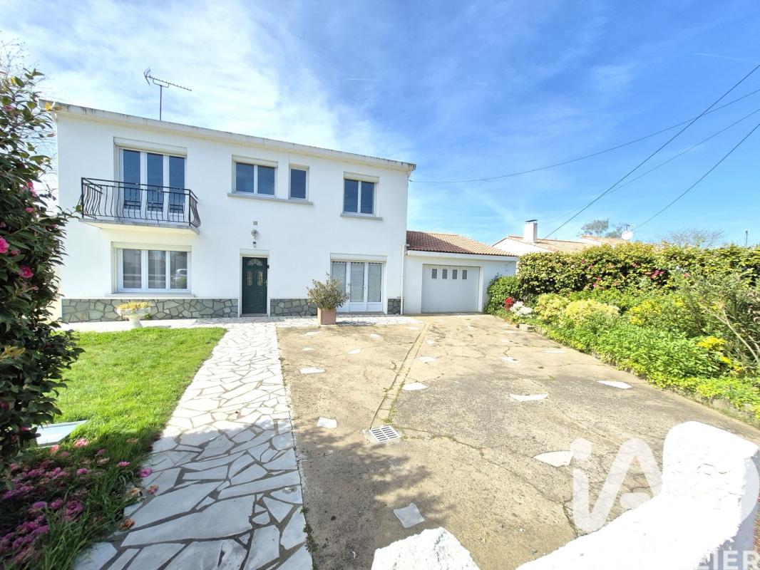 Maison 8 Pièce(s) Aizenay