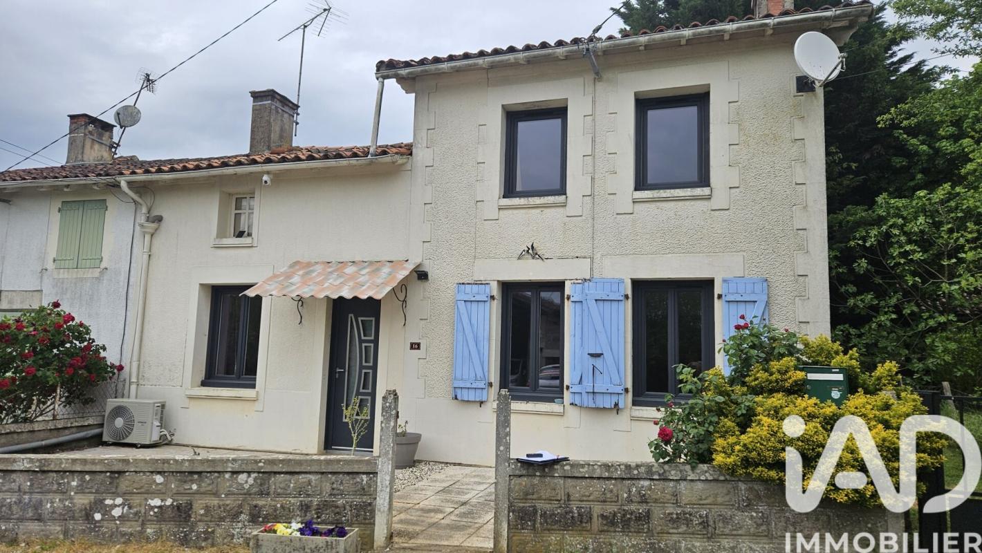 Maison de village 3 Pièce(s) Genouillé