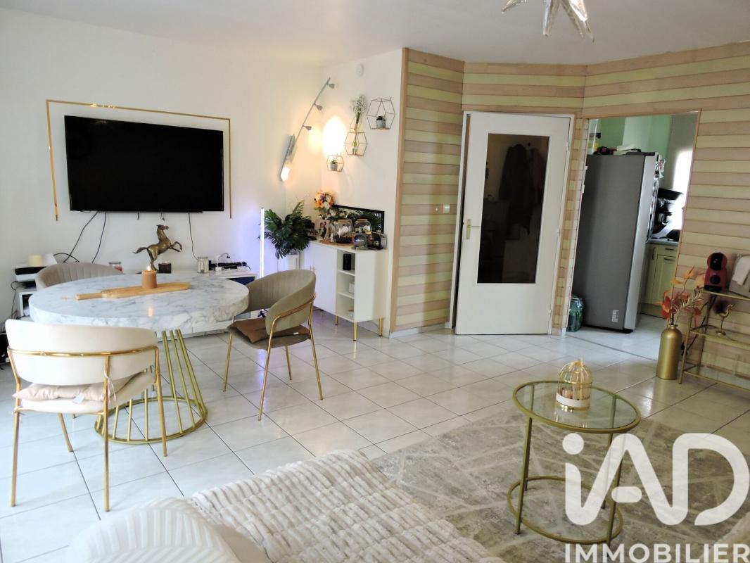 Appartement 4 Pièce(s) Montigny-le-Bretonneux
