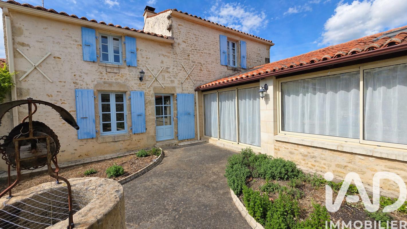 Maison 7 Pièce(s) Saint-Hilaire-des-Loges