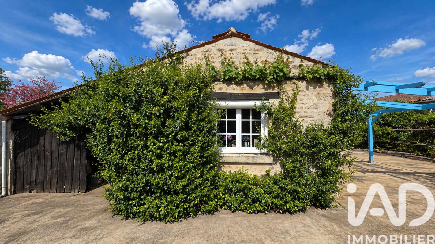 Maison 7 Pièce(s) Saint-Hilaire-des-Loges - Photo 2