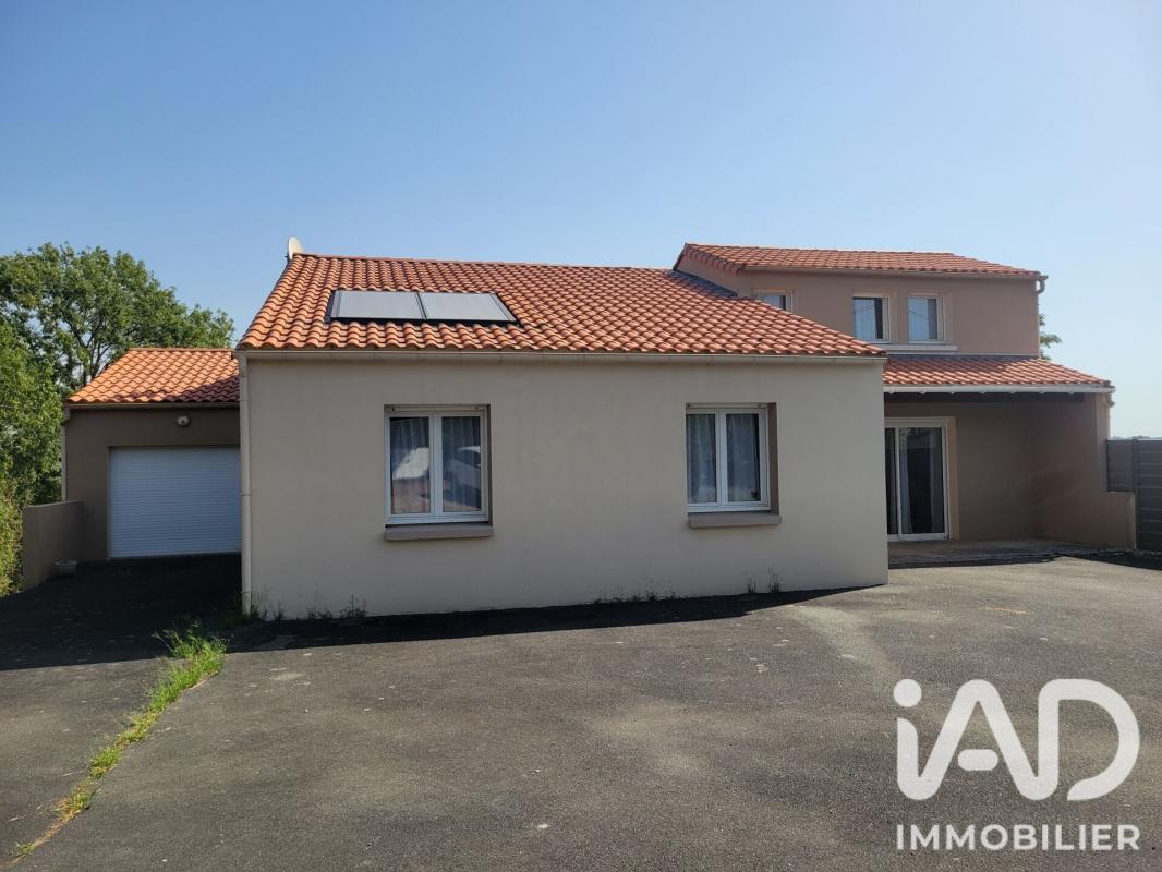 Maison 6 Pièce(s) La Meilleraie-Tillay