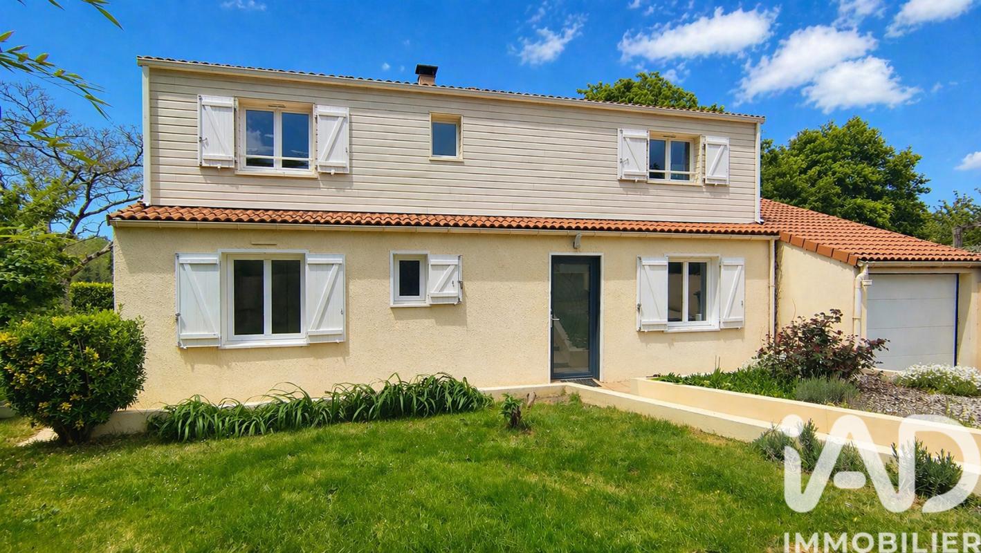 Maison 8 Pièce(s) Dompierre-sur-Yon