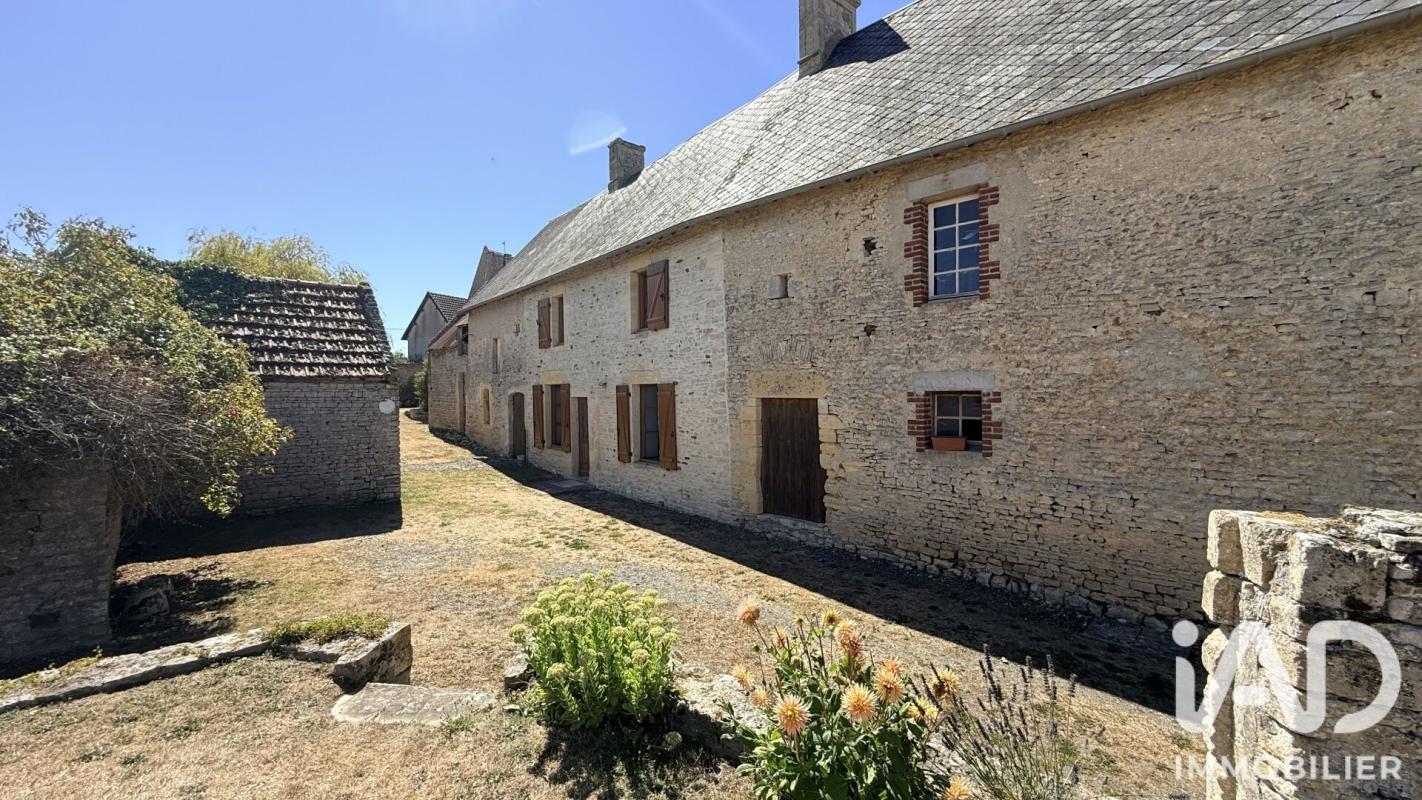 Maison longère 3 Pièce(s) Longues-sur-Mer