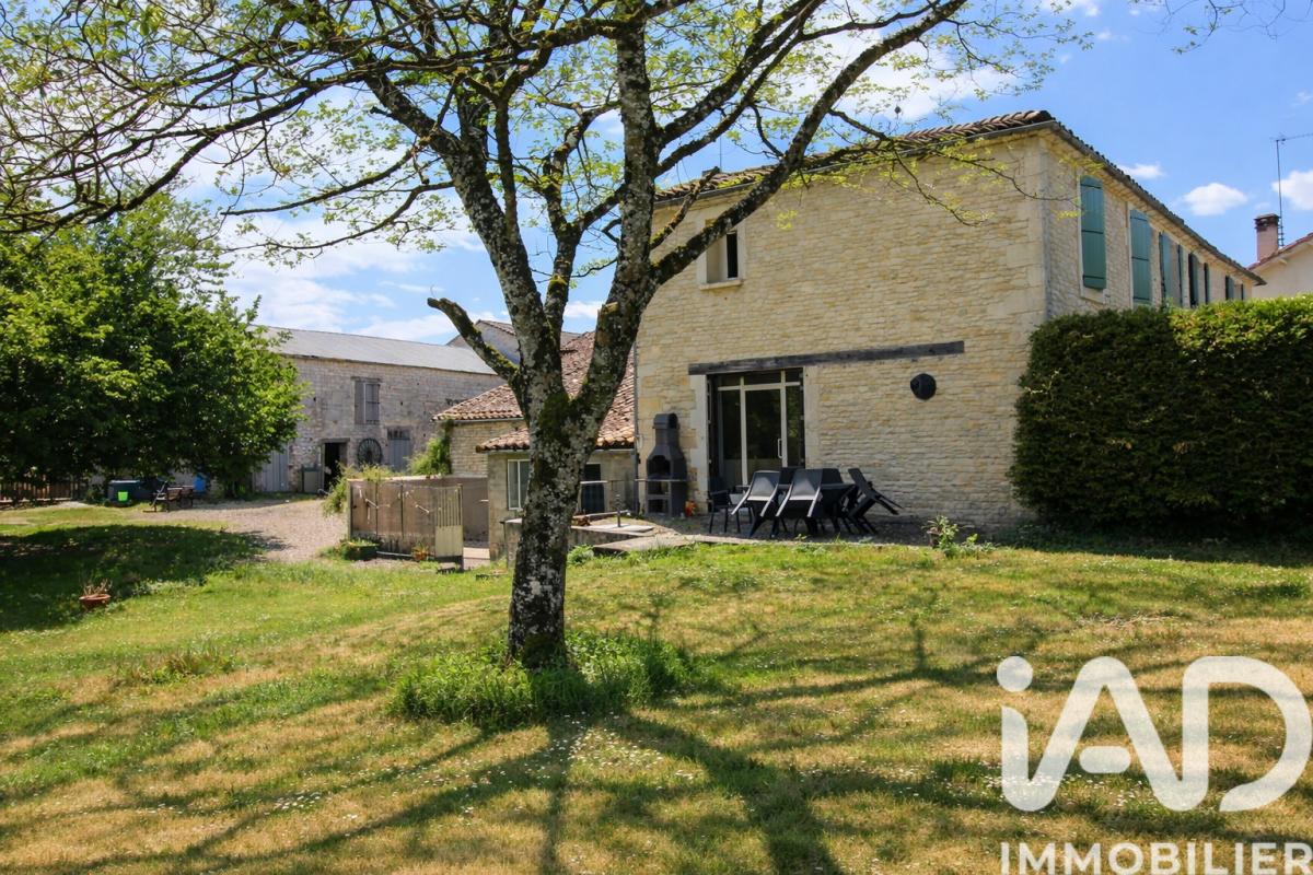 Maison 11 Pièce(s) Saint-Fraigne - Photo 2