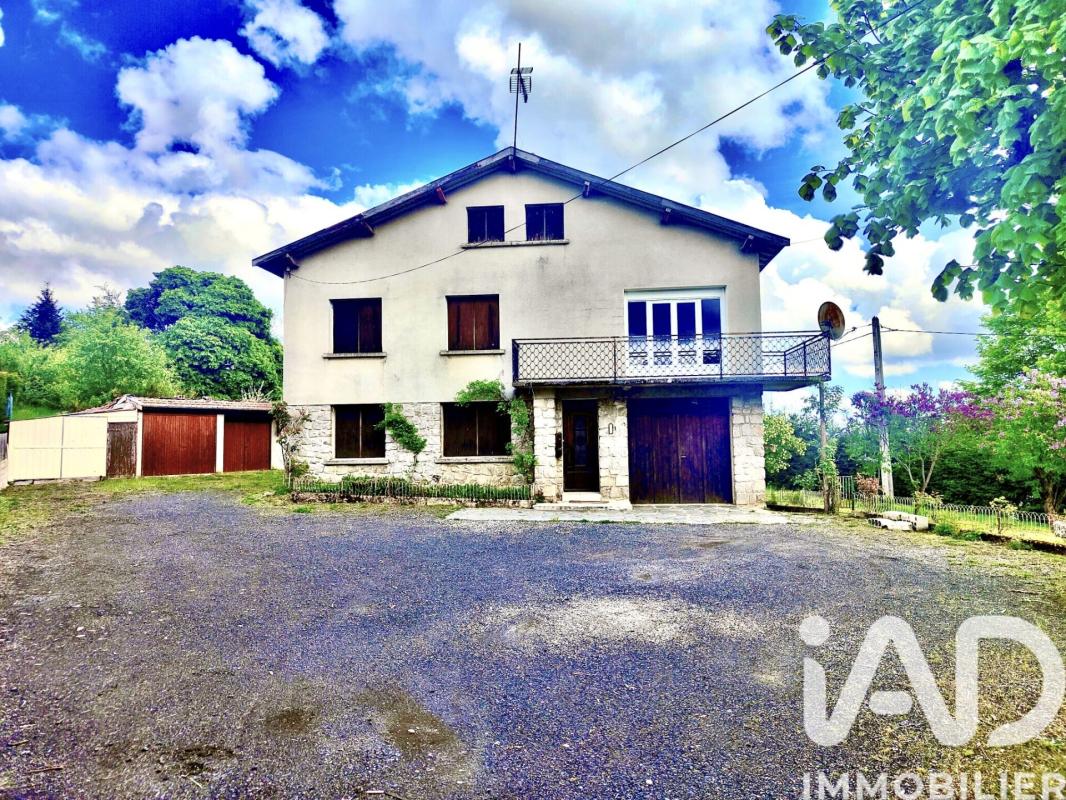 Maison 8 Pièce(s) Saint-Agrève
