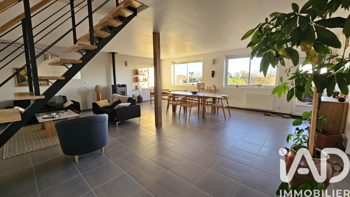 Maison 7 Pièce(s) Nozay