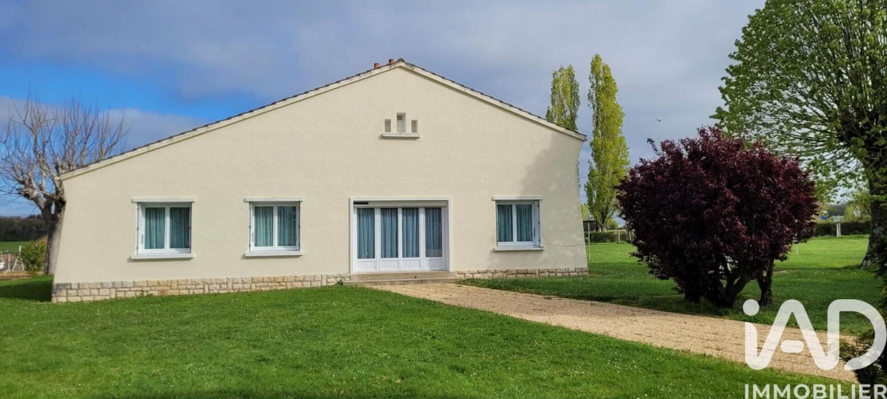 Maison 5 Pièce(s) Nieuil-l'Espoir
