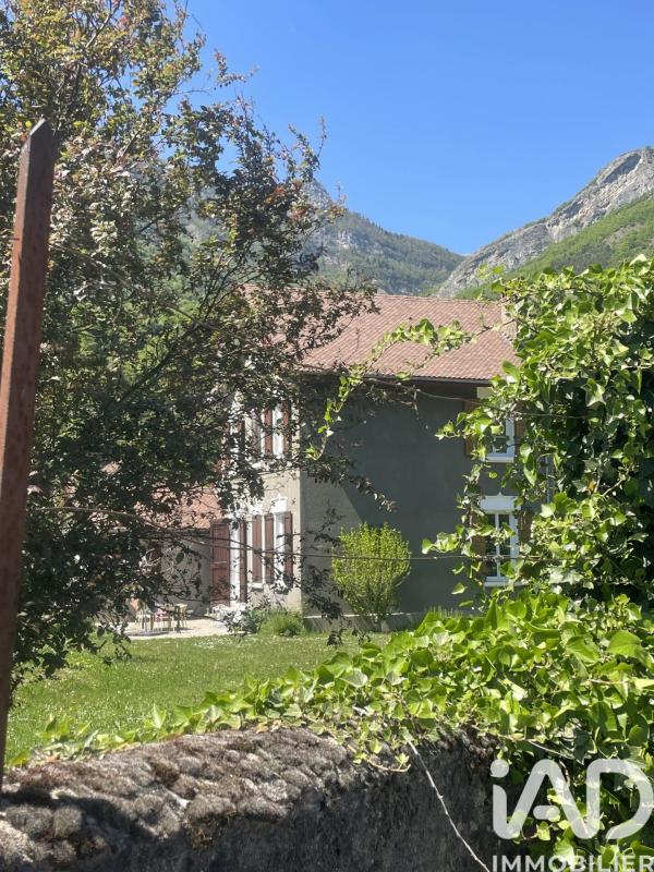 Propriété 5 Pièce(s) Vif