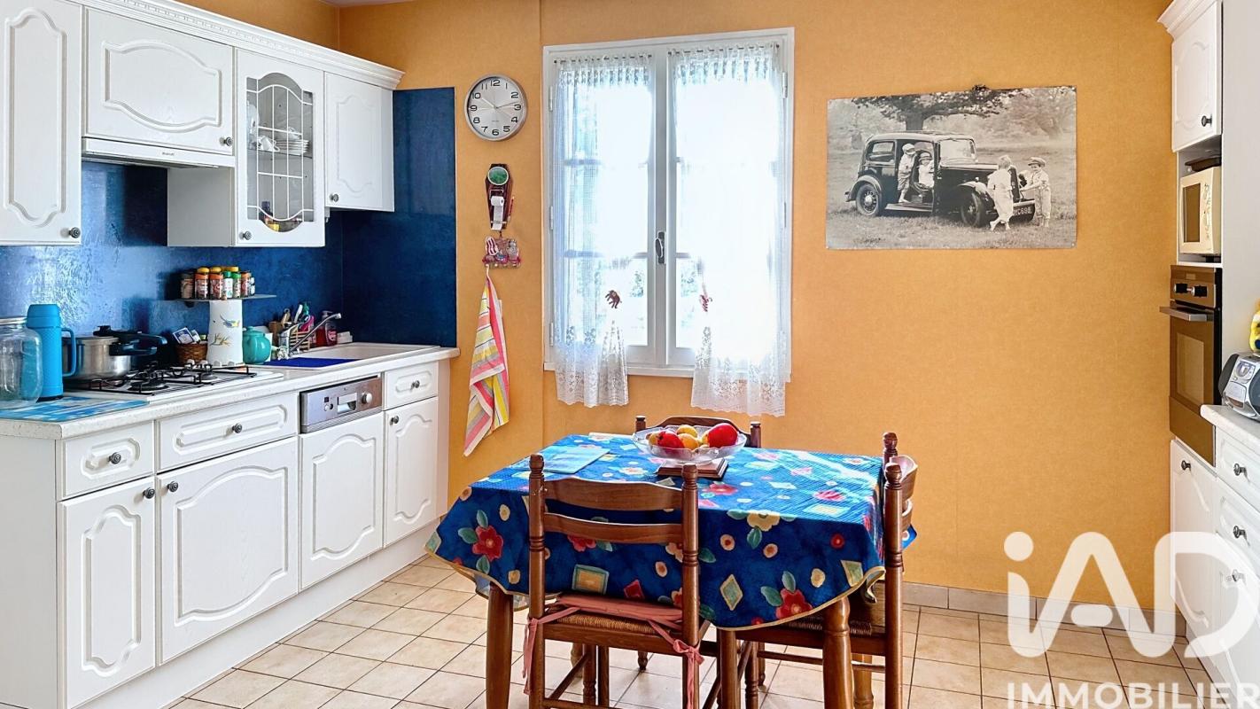 Maison 4 Pièce(s) Saint-Germain-de-Lusignan - Photo 2