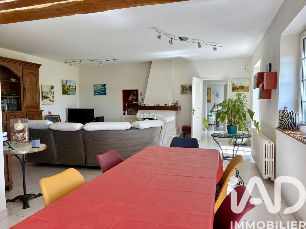 Maison 5 Pièce(s) Bourg-Charente