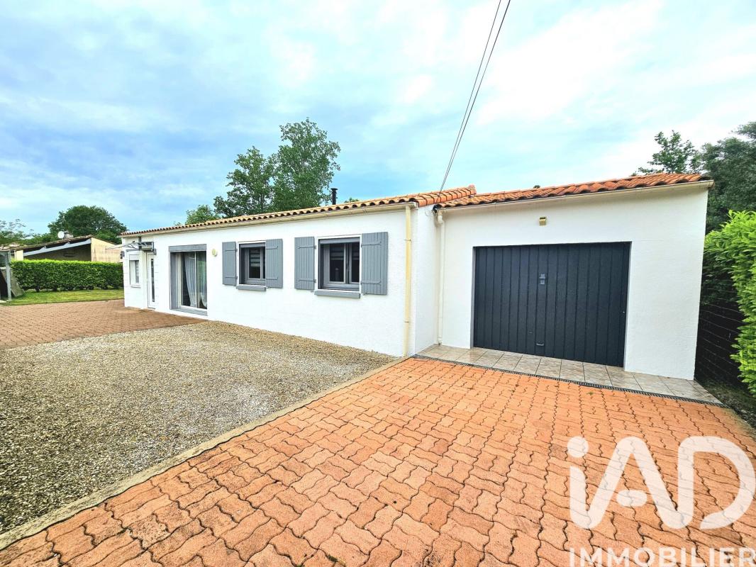 Maison 4 Pièce(s) Arçais