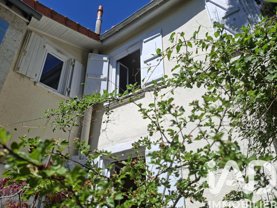 Maison de ville 5 Pièce(s) La Rochefoucauld-en-Angoumois